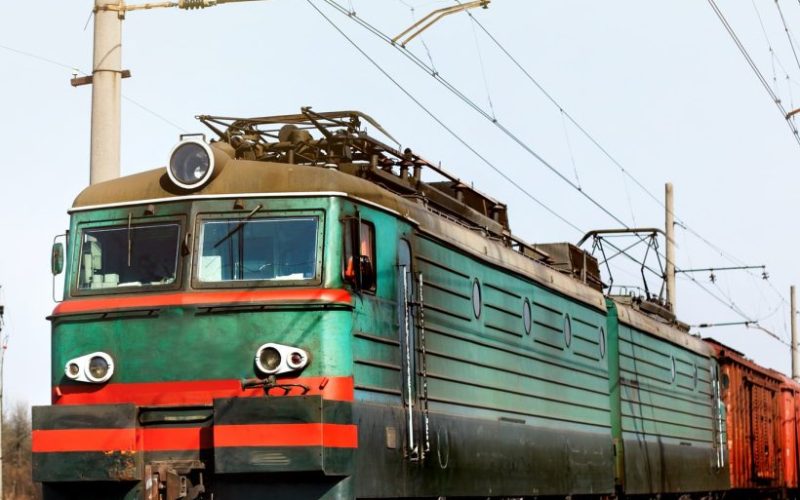 front-of-old-train-crossing-railway-and-transporting-goods-carriage-transportation-concept-qn2mbztvyj86cy4htqzdox46gpovyhkphyeuah17b4